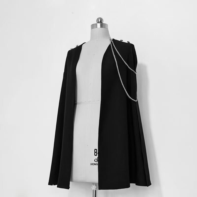 Retro Stylish Shawl Coat, Slimming and Unique, Eye-Catching Cape for Women, Designer Black Outerwear Retro Stylish Shawl Coat, Slimming and Unique, Eye-Catching Cape for Women, Designer Black Outerwear
