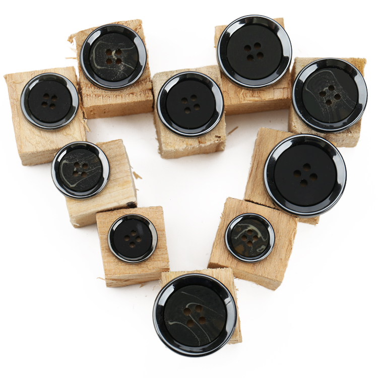 Resin button BLACK SHIRT WITH BLACK SHIRT FOUR EYES BUTTONS FOR MEN AND WOMEN CASUAL SUITS WEST PANTS CLOTHES WIND SUBDRESSES BIG CLOTHES