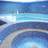Хрустальный стеклянный бассейн мозаичный бассейн пруд, голубая плитка на стенах ванная комната для ванной комнаты туалетная стена настенная плитка