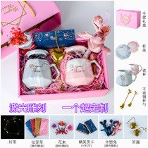 Ceramic mug with lid spoon pink small gift opening gifts store celebration with hand gift custom LOGO gift box