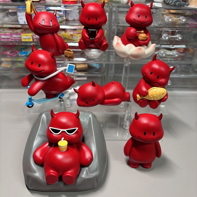 Authentic (Without Box) Li Yuchun Casual Red Bull Weekend Fun Figurine Cute Decoration