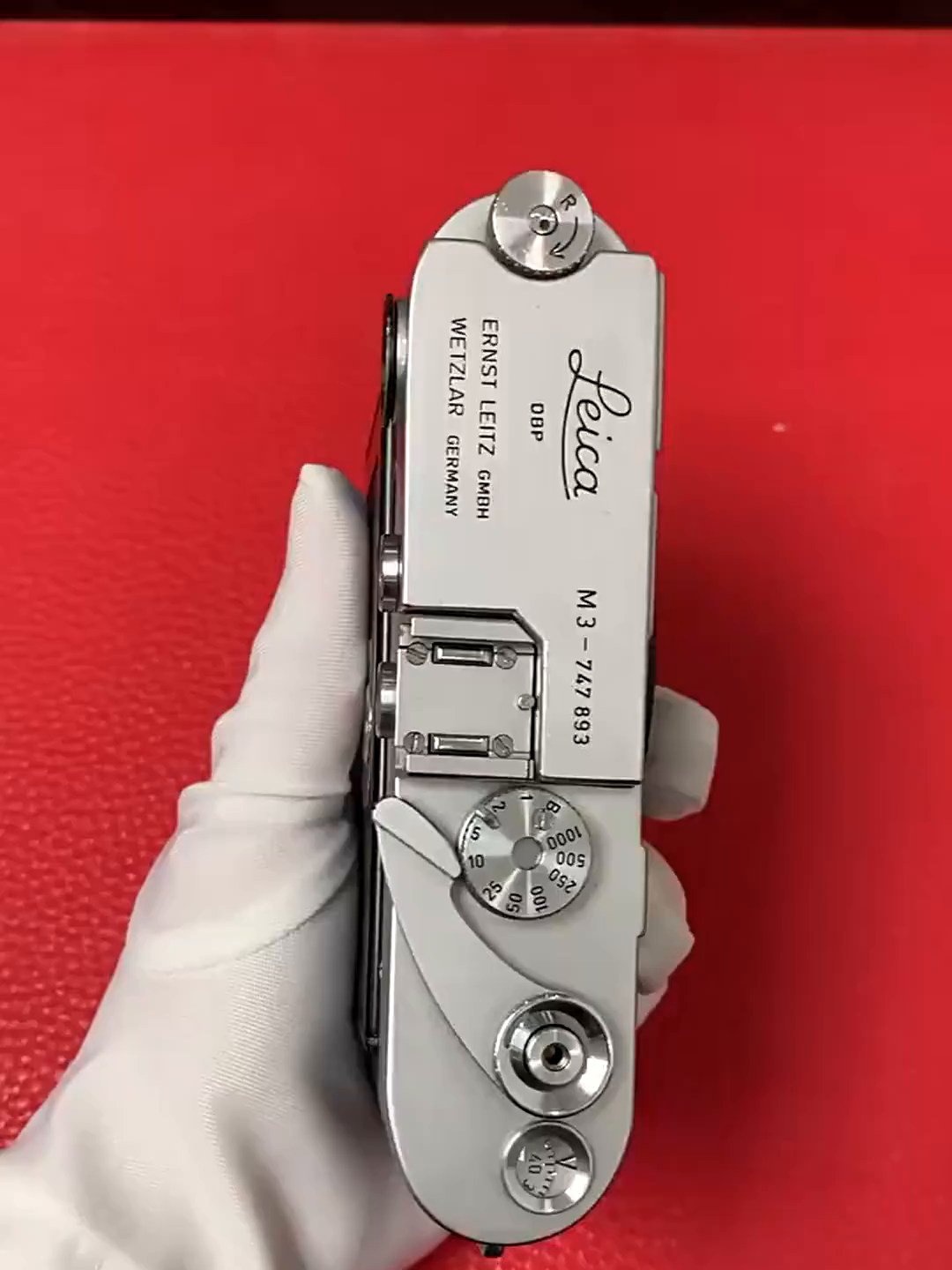 本年头除这个之外人用胶片相机。Leica M3真能拍出电影感。