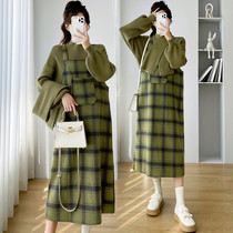 Autumn and winter new maternity wear slimming two-piece suspender skirt plaid dress knitted top internet celebrity suit trendy