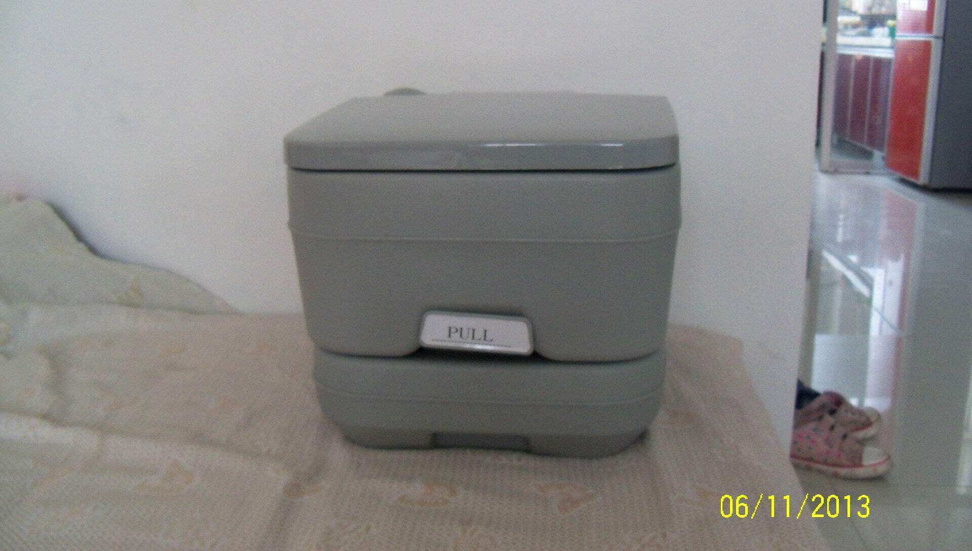 Caravan camping portable on-board deodorant outdoor mobile medical toilet for pregnant women with flushing water