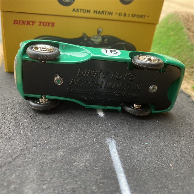 Модель машины 特价外贸1:43 dinky toys 阿斯顿马丁赛车跑车全合金儿童玩具车 OTHER