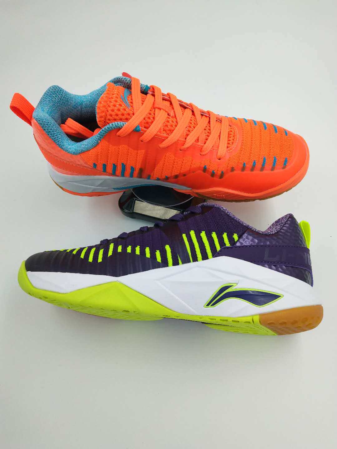 Li Ning Skies Men's shoes High-bullet wear resistance and anti-slip air frame Low Help Men's badminton shoes AYTM075-2-3