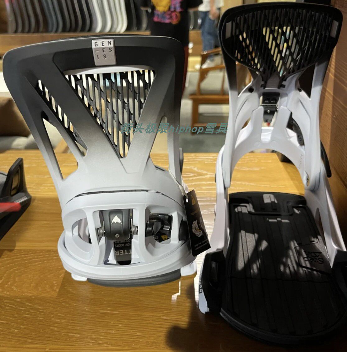 22-23 Burton men's snowboard fixer Bolton's pin on Step On Genesis