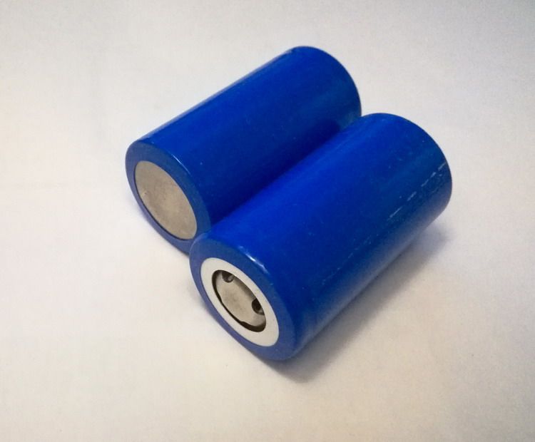 Haigaozhi 33600 combination custom No. 1 D 5000mah rechargeable 32600 lithium battery 3 7V