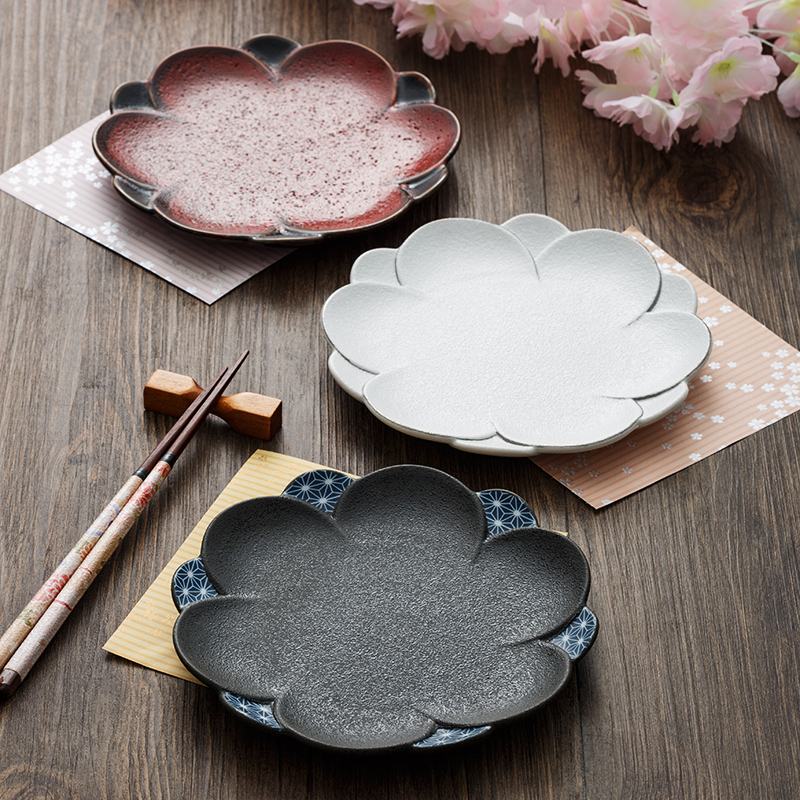 Kaiseki Japanese sushi plate dessert plate, plate ceramics material dishes creative flower shaped plates imported from Japan