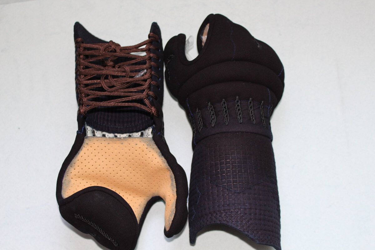 Starcloud sword track 2 5 points Spurs senior A hand sword track guard with sweat-sucking speed dry anti-fouling-Taobao