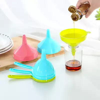 Colorful multi-purpose plastic funnel large long handle small household kitchen Soy Sauce Wine oil pot Liquid Dispensing tool