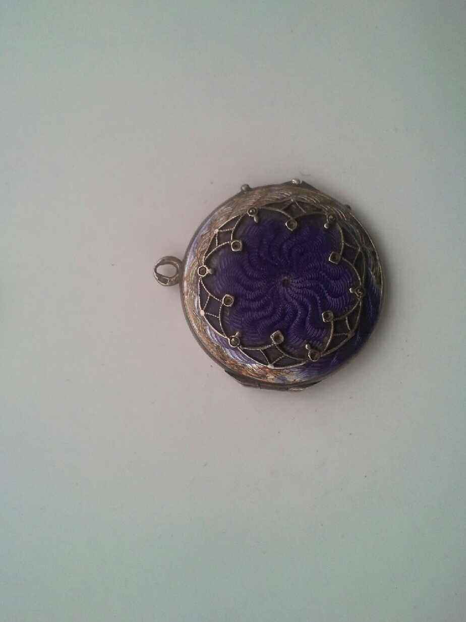 Antique authentic French 19th century 935 sterling silver can put photo box pendant diameter 25mm weight 9 4 grams