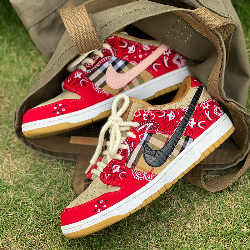 Red cashew nut flower dunk custom 21Kcustom sneakers custom skin change DIY custom low top tearable