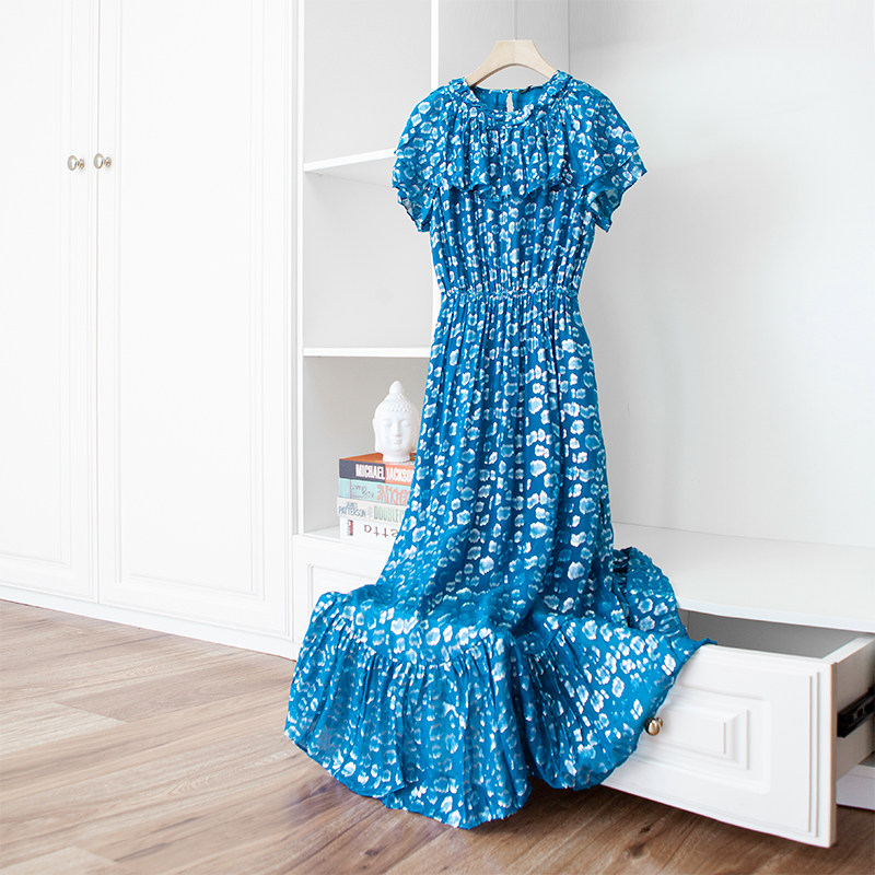 Small number of gorgeous gown dresses twinkling true silk cut hair blue lotus leaf edge round collar elastic waist long version cake foreign dress