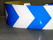 Blue and white arrow guide reflective arrow black yellow arrow logo red and white reflective arrow 15cm * 46m