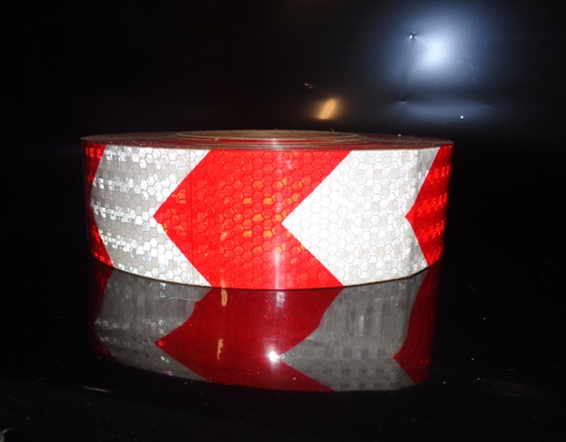 Crystal drill class reflective adhesive tape ultra bright pointing to diamond-grade reflective arrow garage pointing to adhesive tape 5 * 50 yards