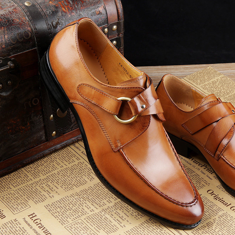 Horsebit buckle round buckle men's set feet leather pointed toe business casual British leather shoes yellow no shoe laces non-Chengdu