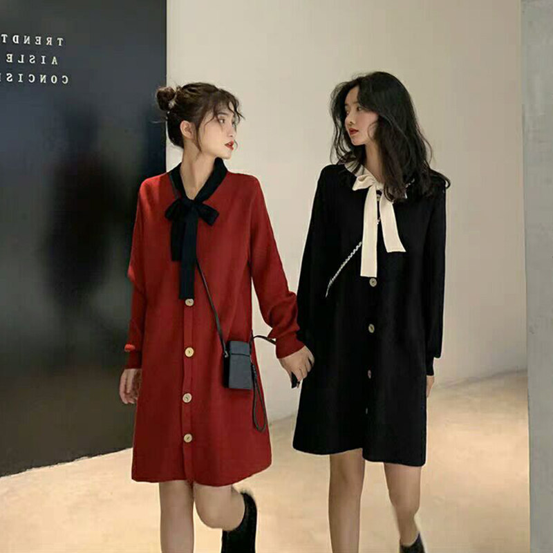 High cold goddess Fan temperament age-reducing skirt women 2021 new autumn and winter red knitted base bow dress