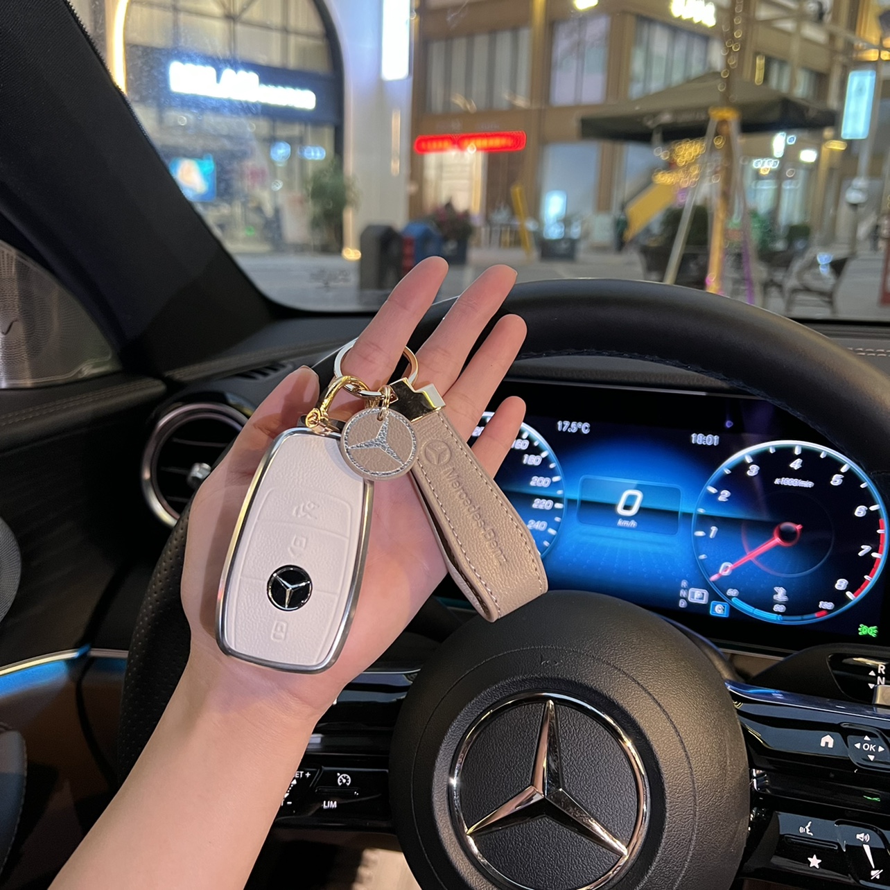 Benz new C class key sleeve E grade C260LE300L genuine leather shell A200L glb260 glb260 glc300 bag buckle