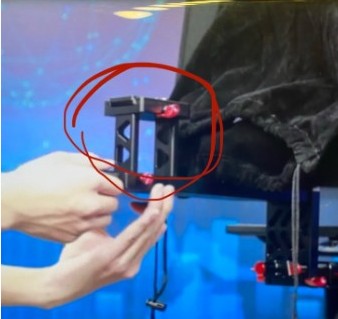 Sky TV and TV via single eye camera one-piece TV studio Studio Host Podcast Speaker of the Phonetic Pronouns Heightening Bracket