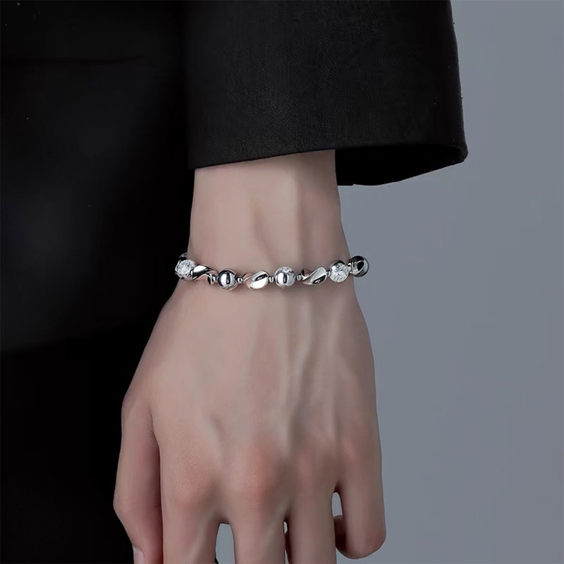Mobius Bracelet for Men, Non-Fading Titanium Steel, High-End Accessory Bracelet, Niche Glass Personalized Bracelet for Boys