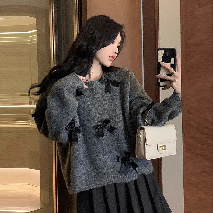 Gray Lazy Style Bow Sweater for Women, Autumn and Winter New 2024 Loose Design Short Long-Sleeved Knitwear