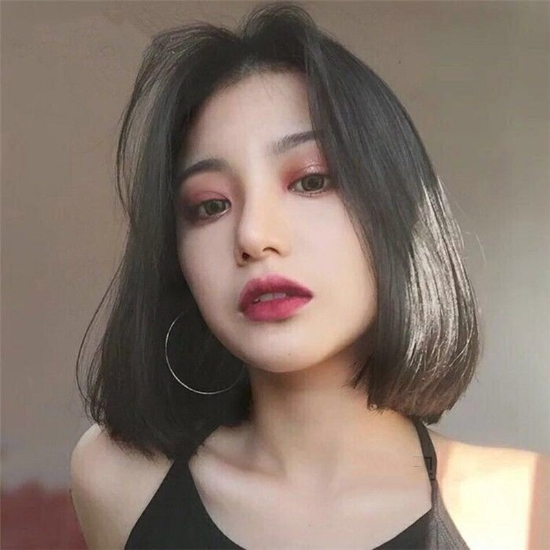 Wig female short straight hair bobo head in the middle without bangs natural lifelike net red girl student short hair full headgear style