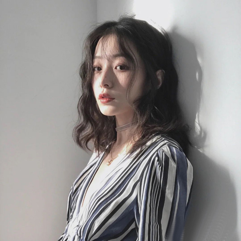 Net red cute wig female short curly hair long hair in the middle of the sea, long hair wool roll corn scaly natural full headgear