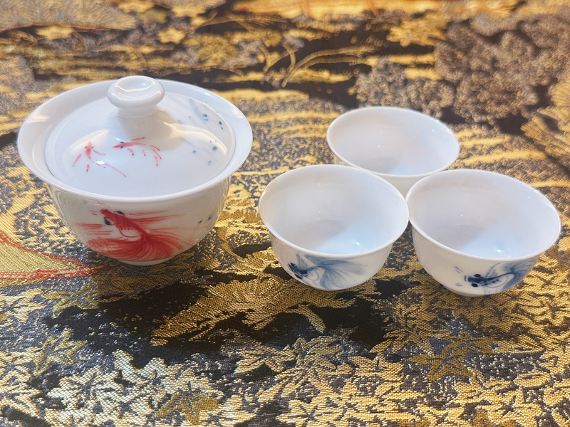 Chaozhou Hand-Painted Mini Gourd Chicken Cover Bowl Set with Shrimp and Goldfish Design, Ceramic Underglaze Color, High-Temperature Thin-Walled Chaozhou Hand-Painted Mini Gourd Chicken Cover Bowl Set with Shrimp and Goldfish Design, Ceramic Underglaze Color, High-Temperature Thin-Walled