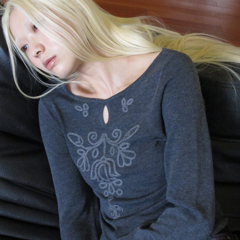 Sancuntai 3inch Moss-Colored One-Line Neckline Floral Design New Chinese Style Wool Blend Knit Sweater Sancuntai 3inch Moss-Colored One-Line Neckline Floral Design New Chinese Style Wool Blend Knit Sweater