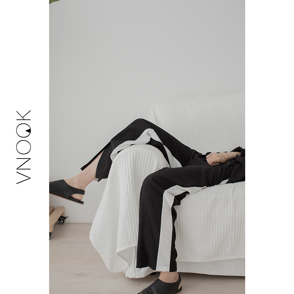 VNOOK2018 mùa xuân và mùa thu mới mềm mại và thoải mái màu rắn lỏng tối khóa áo len trùm đầu nữ ba màu sắc áo jacket nữ