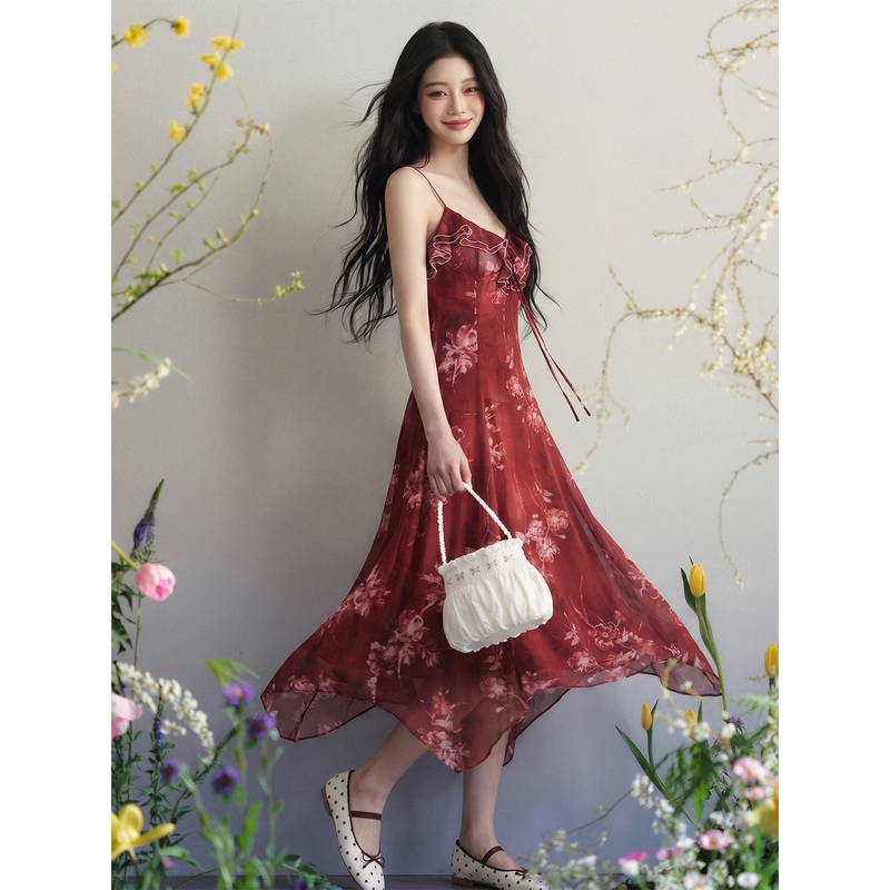 Elegant and Unique Dress That Won'T Clash with Others, Red Floral Print, Perfect for Beach Photos, a Strapless Dress