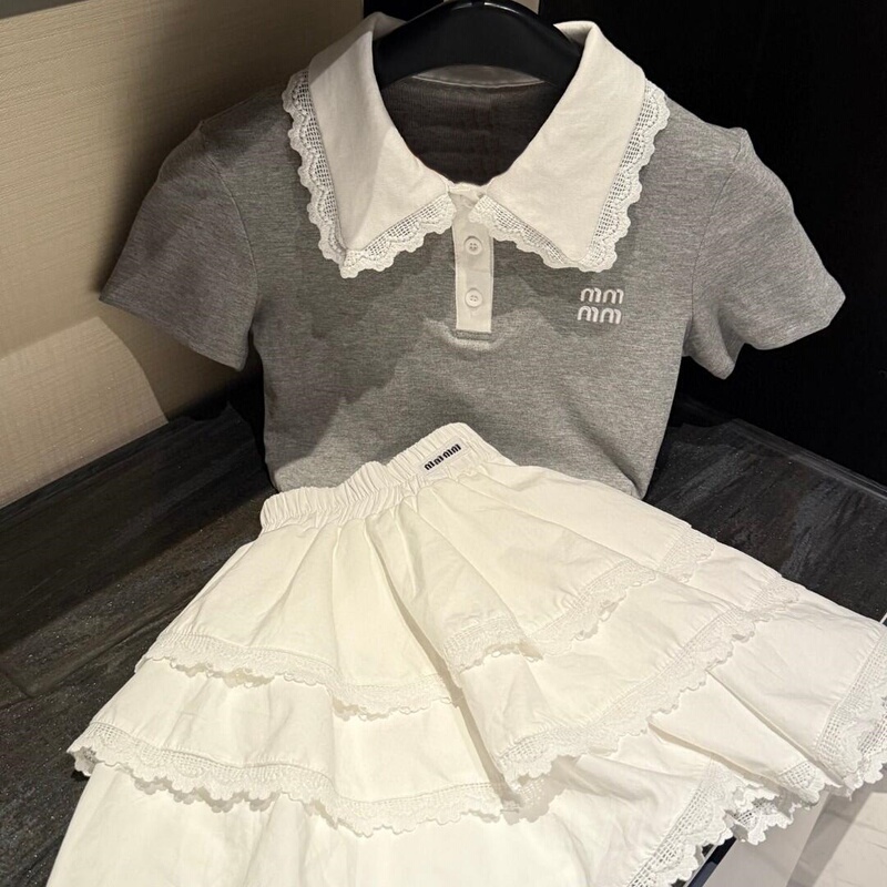 College Style Letter Embroidered Lace Lapel Short-Sleeved T-Shirt for Women, Summer Design, Niche Gray Short Top for Hot Girls