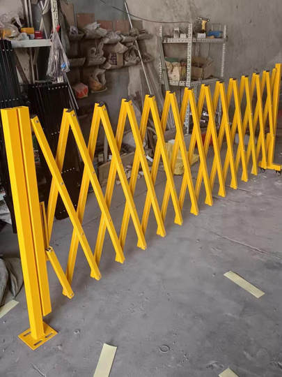 Puerta corredera telescópica de hierro, barandilla, unidad de sitio de construcción de fábrica, patio escolar, protección de aislamiento, puerta simple de seguridad