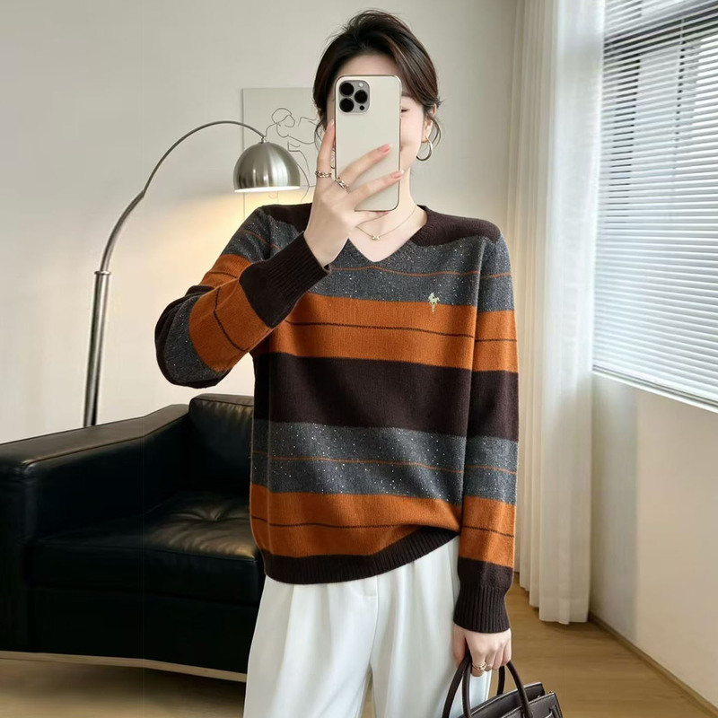 New Autumn and Winter Style Horse Embroidery V-Neck Color-Blocked Knit Sweater for Women, Long-Sleeved, Loose-Fitting, Versatile Sweater, Wool Top