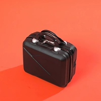 Атмосферная модель знаменитости в атмосфере черной молнии