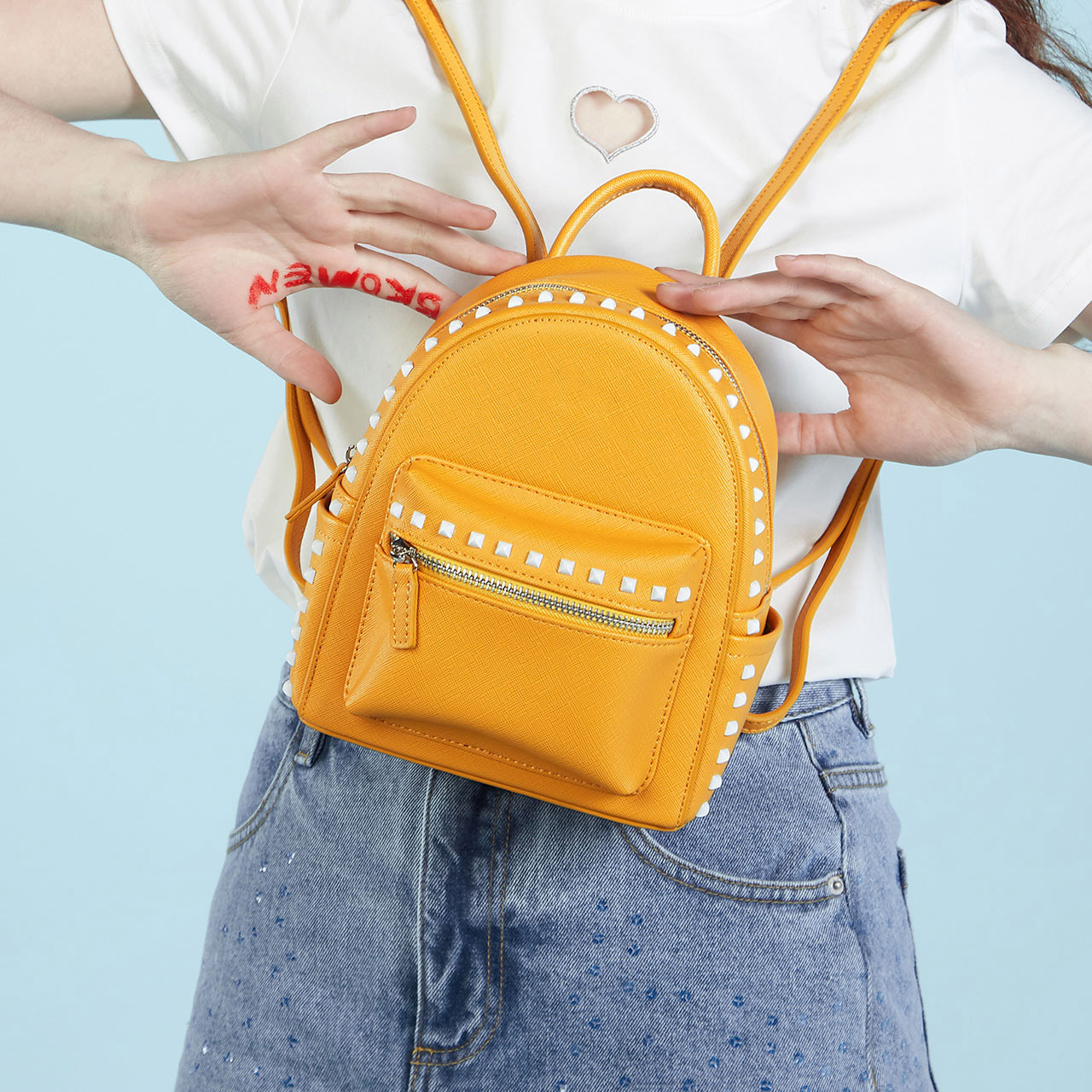 Do not Lai Mei small bag women 2020 tide spring and summer new shoulder bag bag fashion rivet student mini backpack