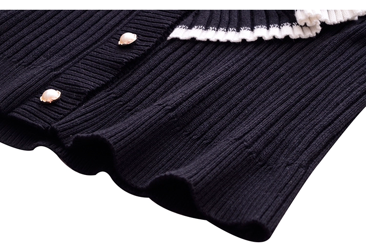 Mùa xuân 2020 mới thiết kế hốc lá sen Áo len cổ chữ V nữ dài tay áo len nữ áo len đen - Vòng cổ áo len
