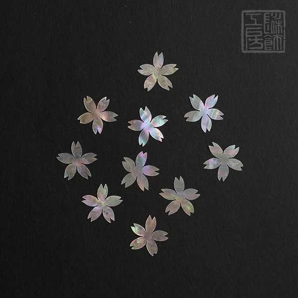 The Snail's Flowers Cherry Blossom in the Painted Cherry Blossom