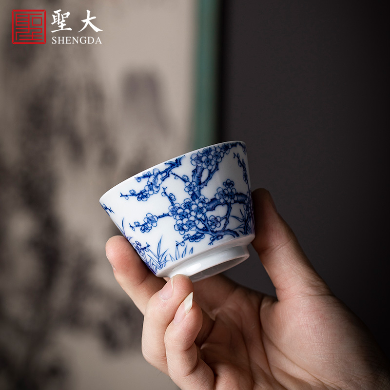 The big cup sample tea cup of pure hand - made ceramic kungfu jingdezhen blue and white uncluttered name plum flower pattern master cup tea by hand