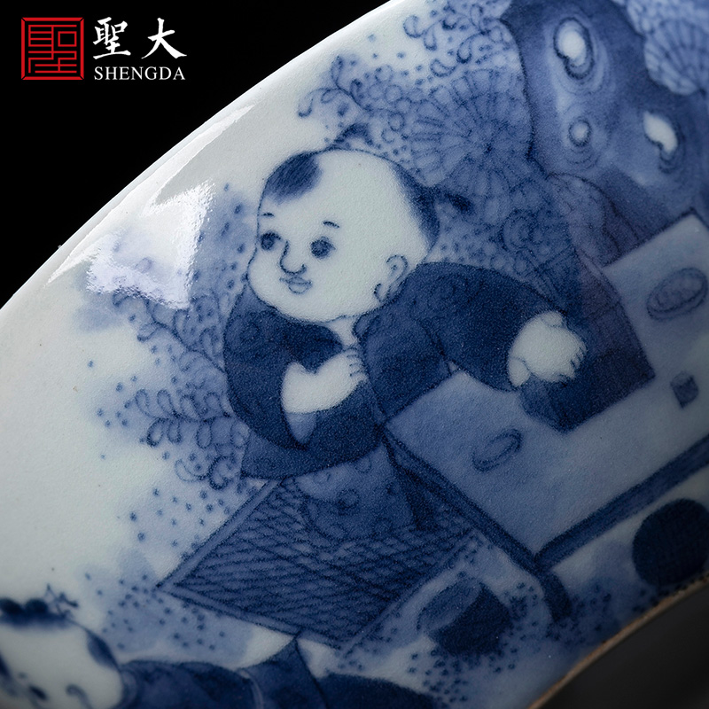 Holy big blue - and - white ceramics master kung fu tea cup hand - made maintain tong qu figure lying fa cup jingdezhen tea by hand