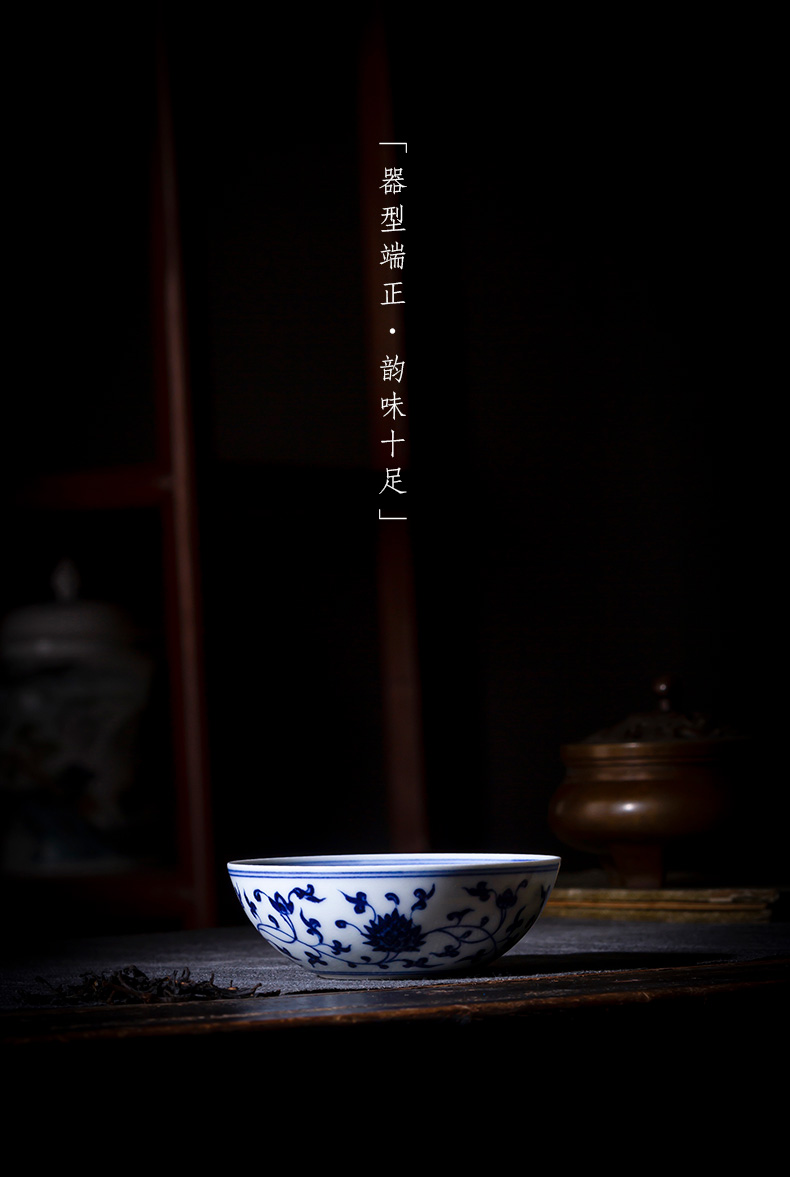 Holy big ceramic flagship store kung fu tea cups jingdezhen blue and white tie up branch dragon master sample tea cup lamp that tea by hand