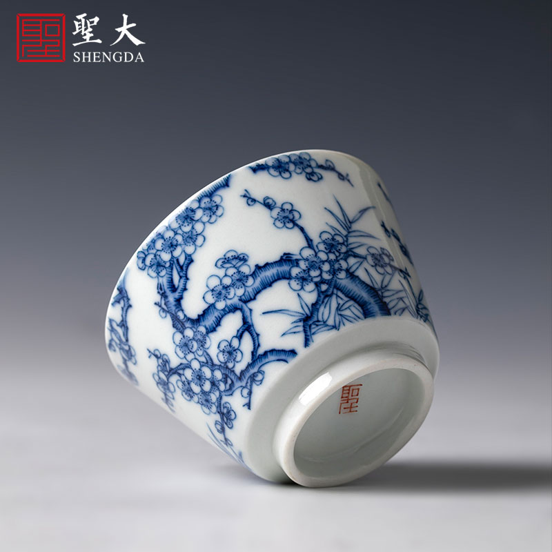 The big cup sample tea cup of pure hand - made ceramic kungfu jingdezhen blue and white uncluttered name plum flower pattern master cup tea by hand