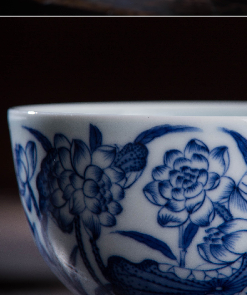 The big cup sample tea cup hand - made ceramic kung fu antique blue - and - white work full lotus cup of jingdezhen tea service master