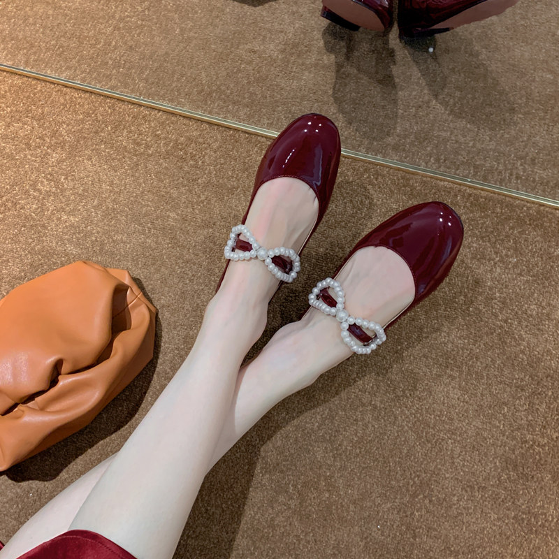 YCF original giant white feet~2022 autumn new leather round head pearl bow single shoes women's flat bottom