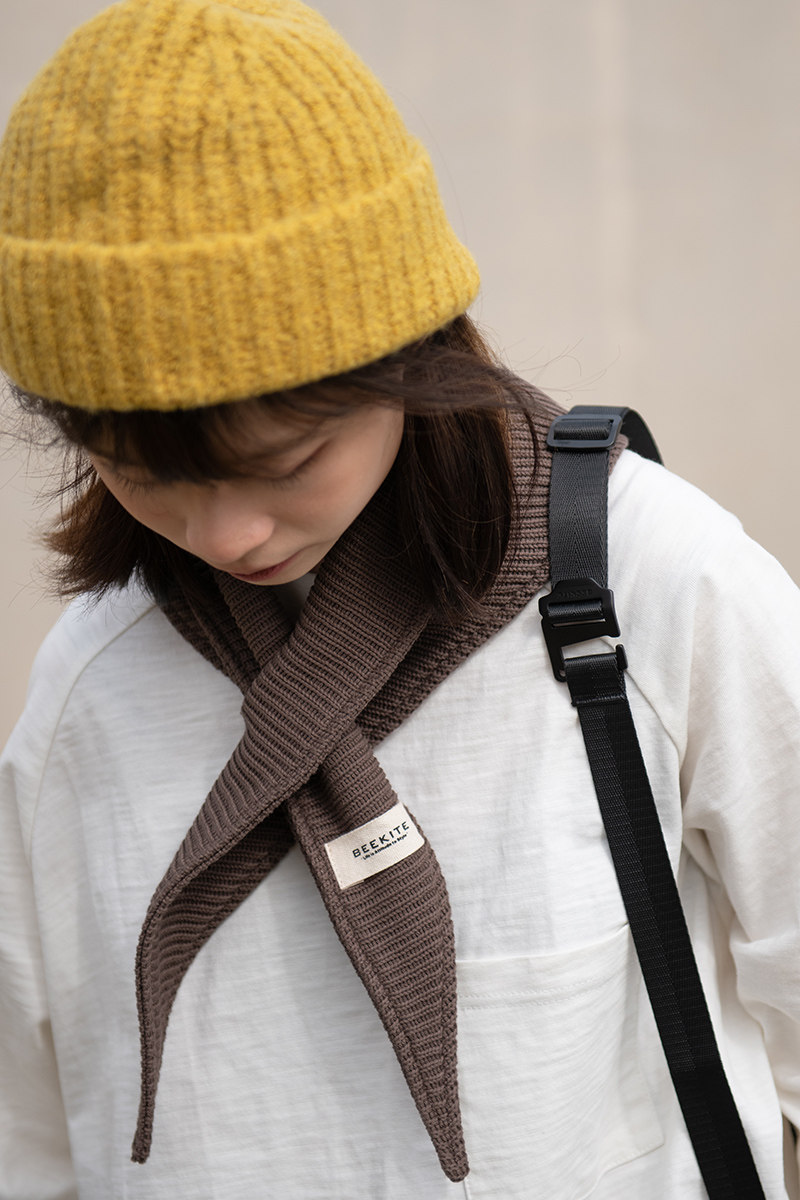 BEEKITE multi-system triangular small scarf neck scarf Japanese all-match winter collocation retro solid color neutral