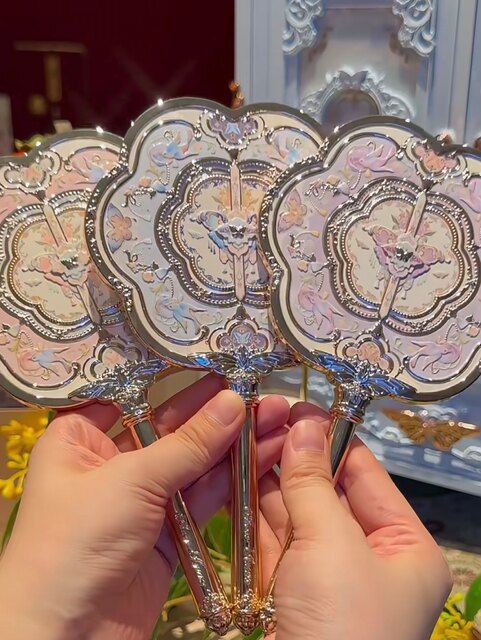 Flower Knows Butterfly Cloud Shoulder Series Peripheral Carved Makeup Cabinet, Dot Painting Brush, Mirror, Perfume, Hairpin, Pull-Out Box, Cup