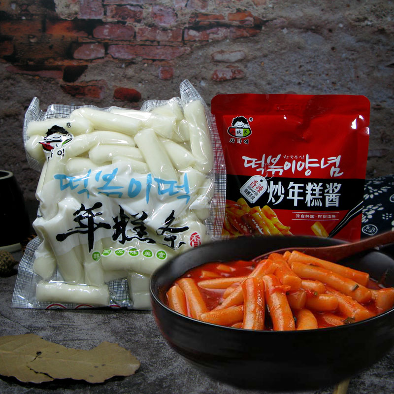 Korean-style fried rice cake strips with fried rice cake sauce combination