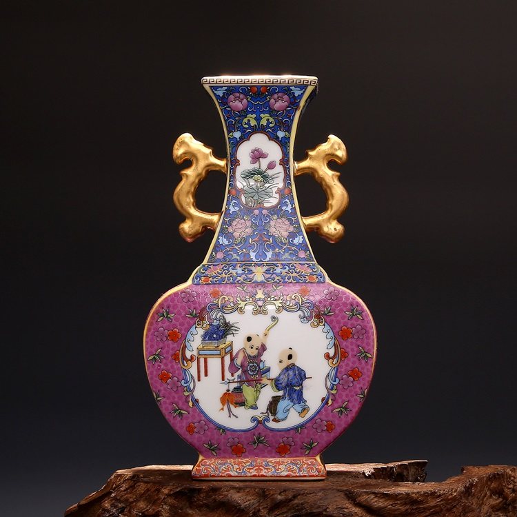 Qing Yongzheng annual enamel color gold double ear square children's interest flat bottle antique antique antique antique porcelain old goods