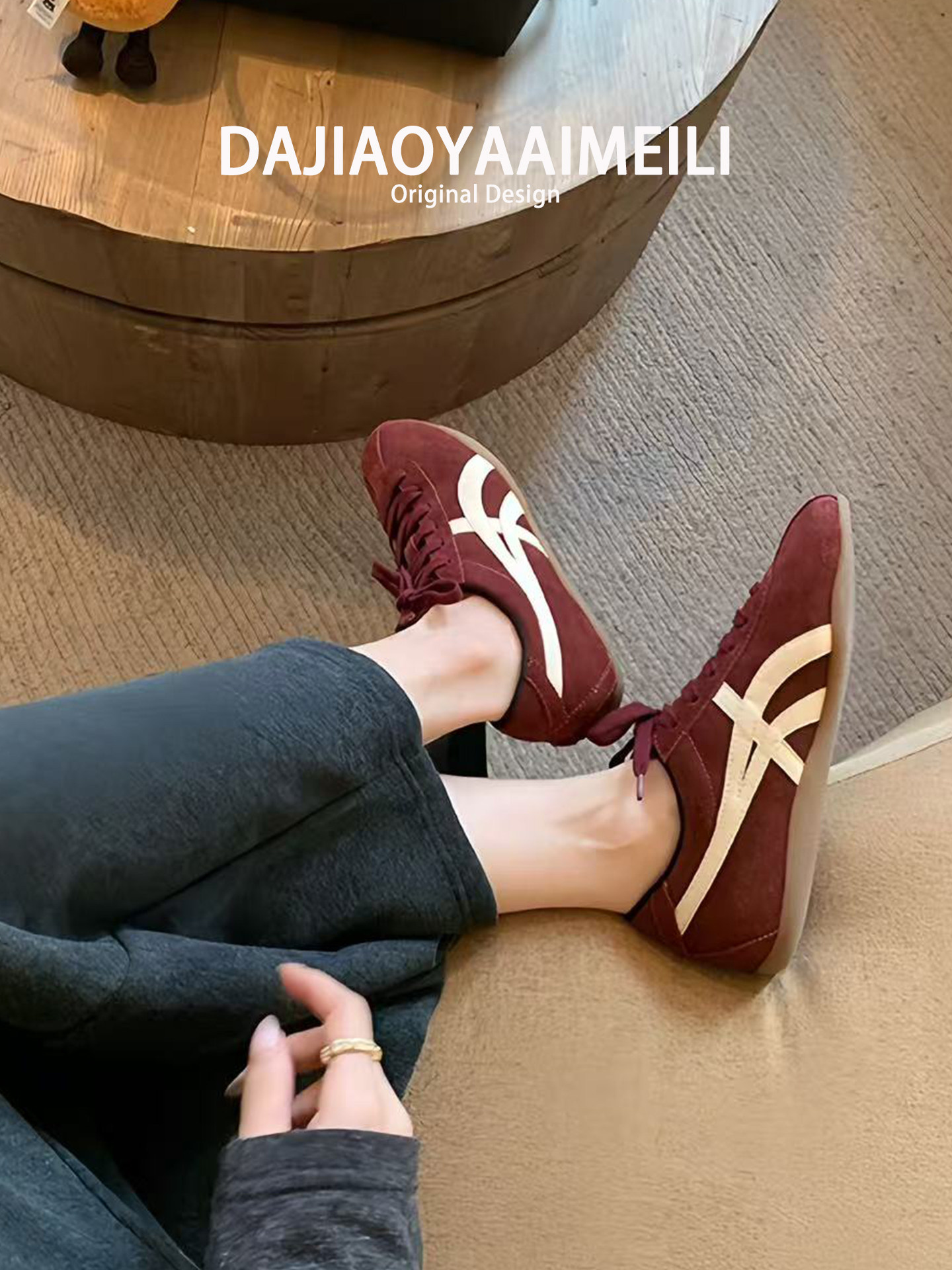 Plus-Size Women's Shoes Size 41 to 43~ Red Casual Agande Training Shoes for Women 2026 New Lace-Up Flat Soft-Soled Sneakers